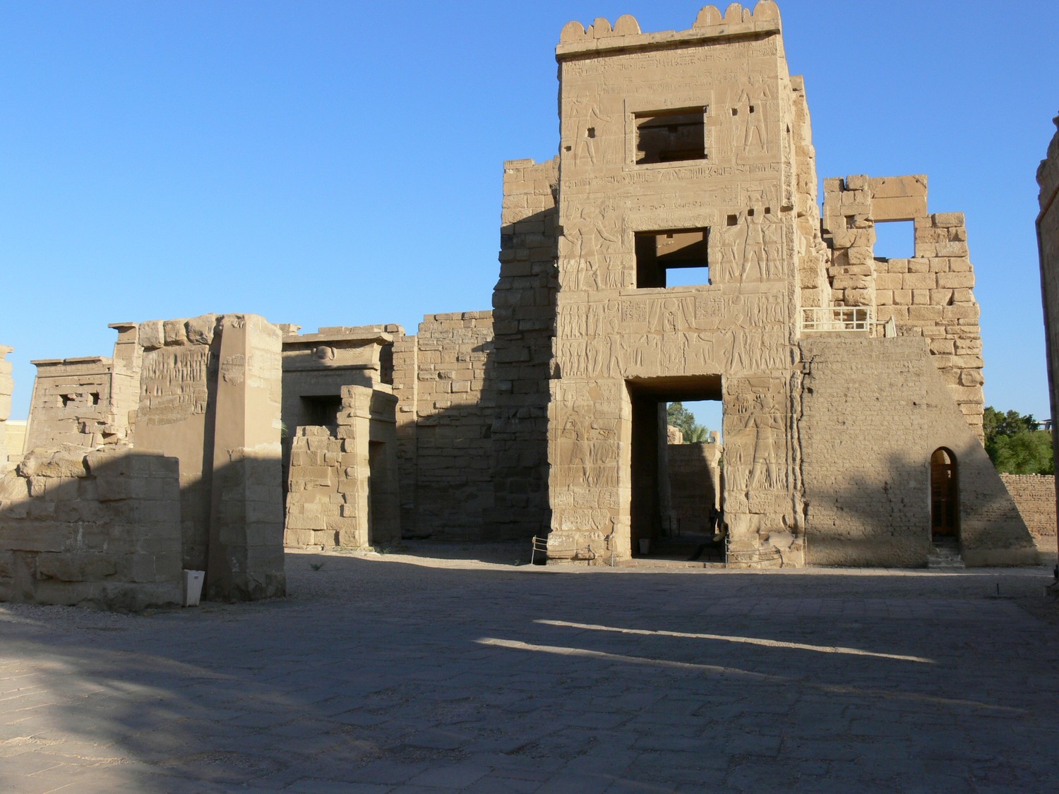 Medinet_Habu