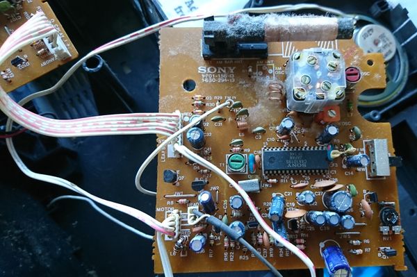 Tape/radio circuit board